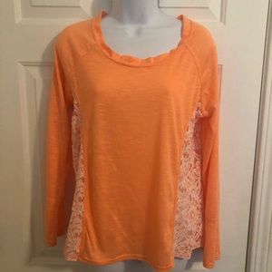 “Rue 21” EUC lace back tee